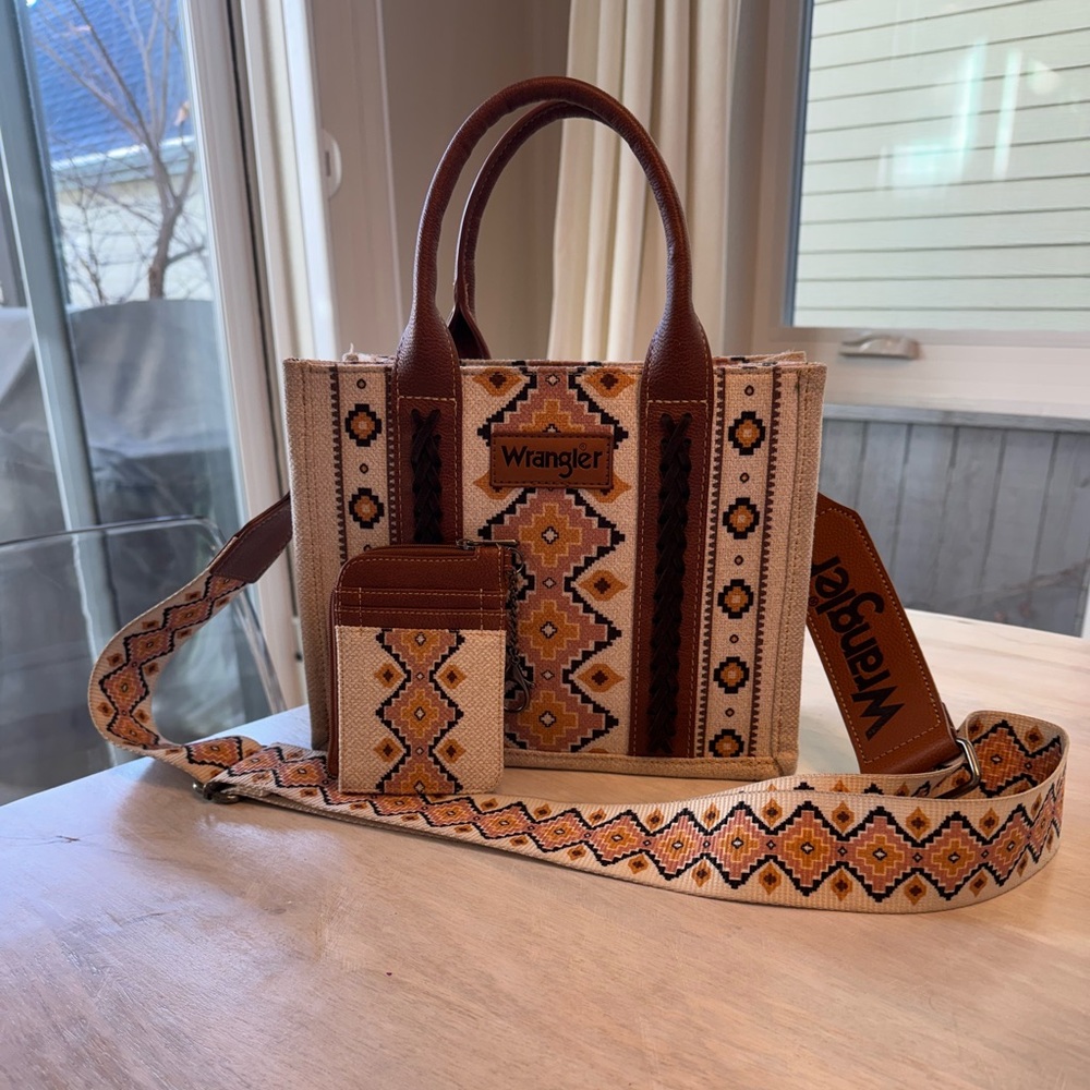 Wrangler crossbody bag with matching wallet